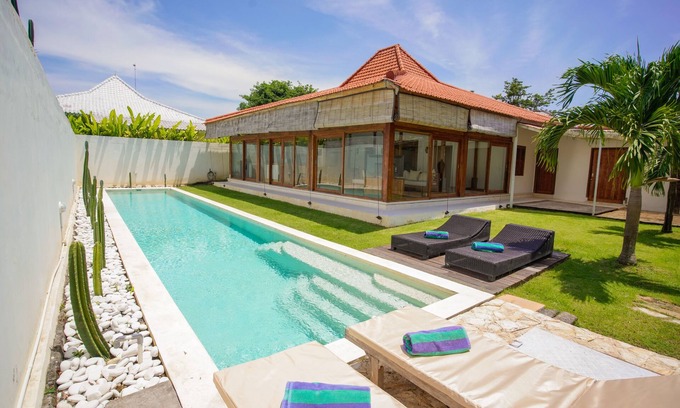 Pecatu Villa | Villa Ale Bingin, ethnic 3 bedrooms villa , 150 mt from the beach