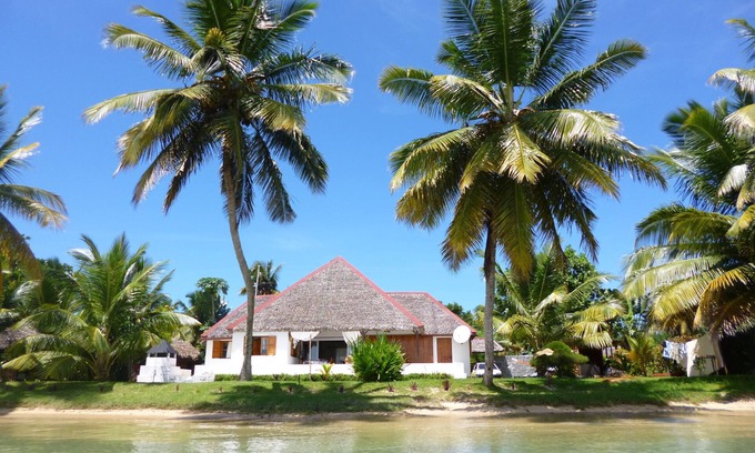 Nosy Boraha Villa | Villa "Alexandra" feet in water