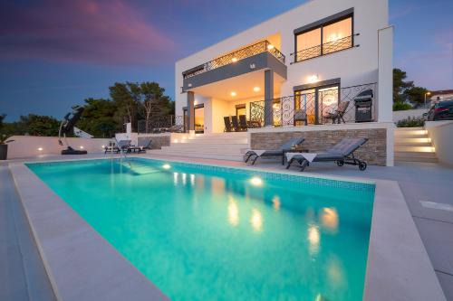 Sutivan Villa | Villa Allure
