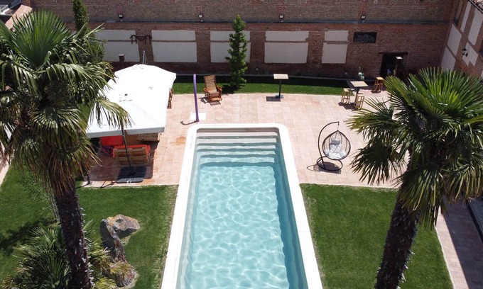 Nava de la Asuncion Villa | Villa Almudena, Palacete de Primeros de Siglo XX, a 1 Hora y Cuarto de Madrid