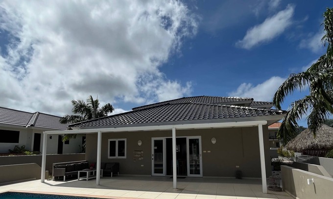Jan Thiel Villa | Villa Alonso - Four Bedrooms family friendly house within walking distance of th