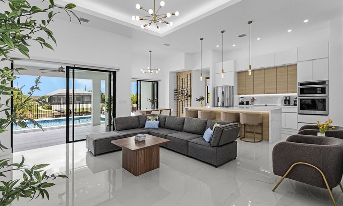 Diplomat House | Villa Amalfi! Luxury retreat. Heated swimming pool.