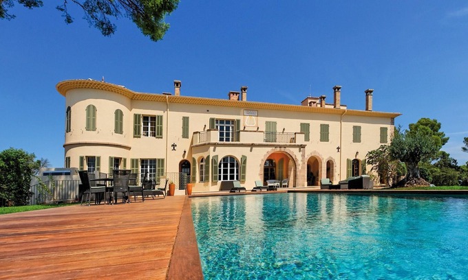 Saint-Raphael Villa | Villa Amalie - Fifteen Bedroom Villa, Sleeps 34