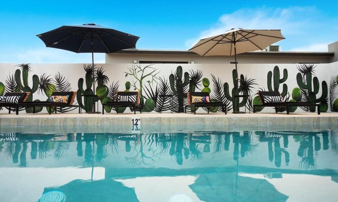 Valle de Guadalupe Villa | Villa Amarilla - Casas VV