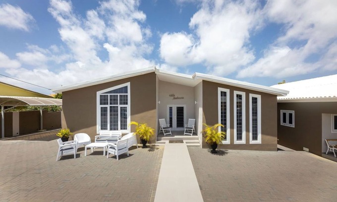 Montana Rey Villa | Villa Ambrosia is a beautiful recently renovated large villa with a jacuzzi