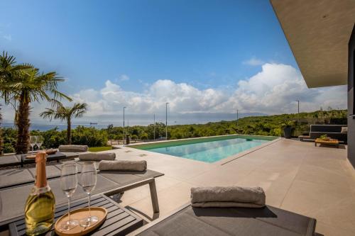 Kostrena Apartment | Villa Ameli Apartment with swimming pool