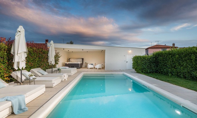Gregovica Villa | Villa Amia in Pula for 6 people with jacuzzi & kids playground - pet friendly