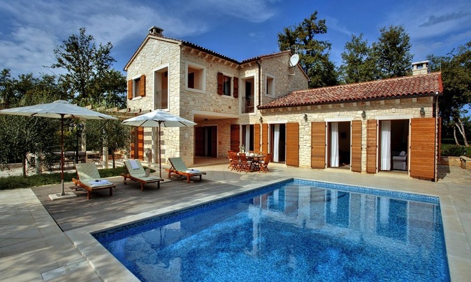 Karigador Villa | Villa Ana, privacy 5* Villa with large Garden, Child friendly, 300m to beach