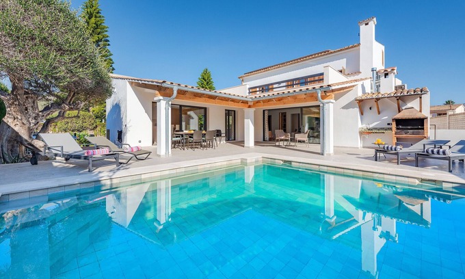 Les Palmeres Villa | Villa Ana Puerto Pollensa New listing by JS Villas