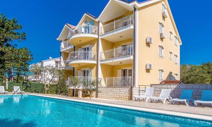 Jadranovo Apartment | Villa Anna by Interhome