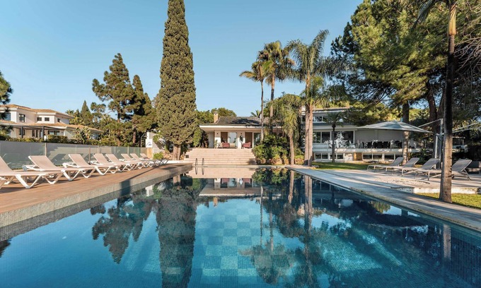 Urbanizacion Hacienda las Chapas Villa | Villa Anna | Pool Gym Cinema Spa Plunge Pool 7 Bedrooms