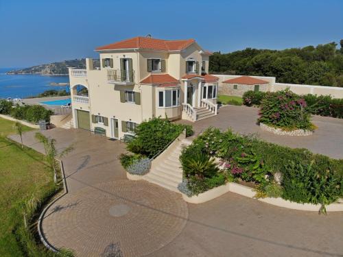 Pesada Villa | Villa Anna Rebecca