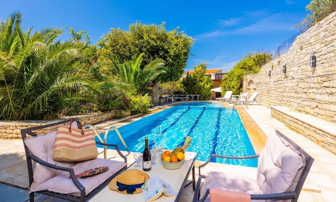Asteri Villa | Villa Anta - Two Bedroom Villa, Sleeps 6