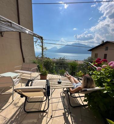 Assenza Apartment | Villa Antonia by GardaDoma