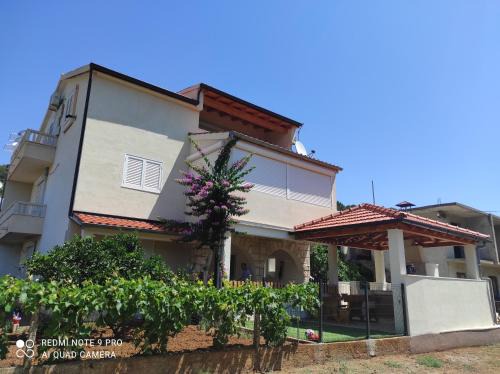 Island Hvar Apartment | Villa Antonio