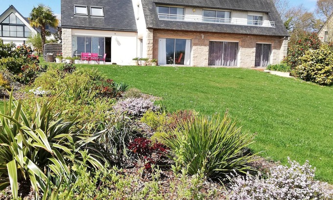 Saint-Cast-le-Guildo Apartment | Villa apartment with sea view, in Saint-Cast-le-Guildo, 400m away from the beach