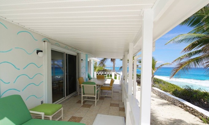 Stella Maris Villa | Villa Aqua, beach & ocean front