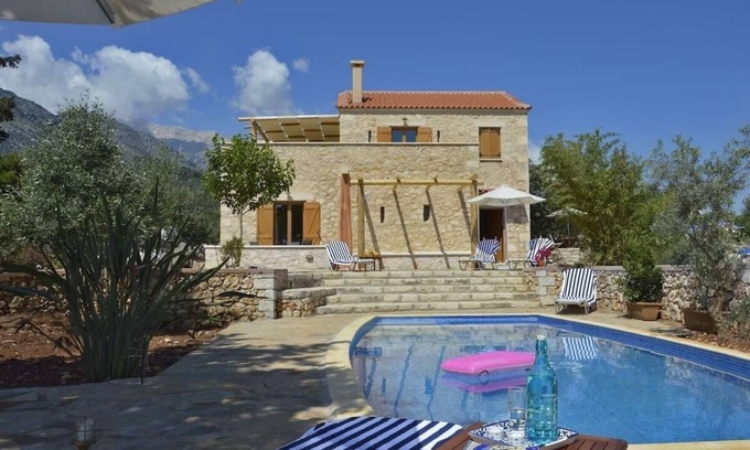Melidoni House | Villa Ariadne - Stylish vacation home with all amenities
