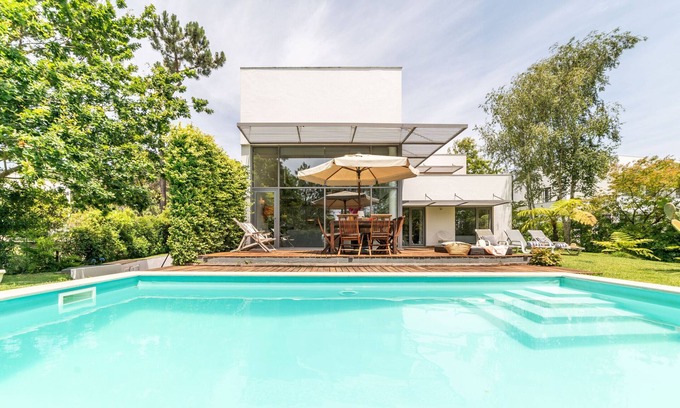 Charneca de Caparica e Sobreda Villa | Villa Arriba - Allure Villas