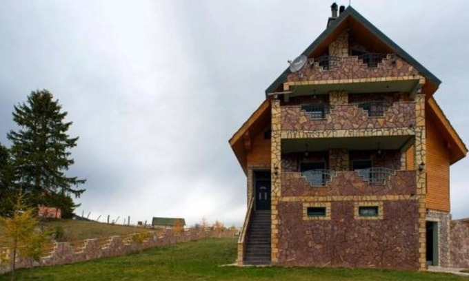 Zabljak House | Villa As located at Durmitor close to the Black Lake