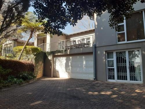 Waterkloof Apartment | Villa at 185 Milner Street