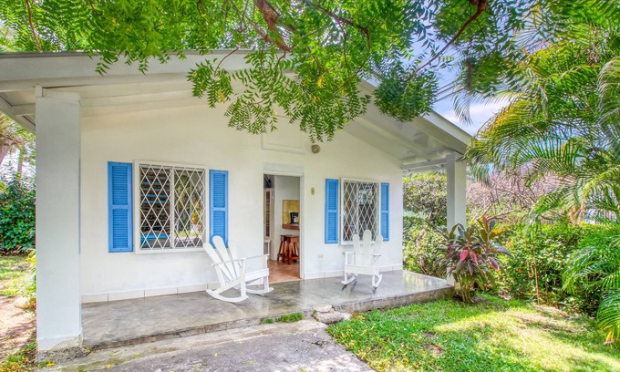 Puntarenas Cottage | Villa at beachfront property with terrace & shared pool - steps to the sand!