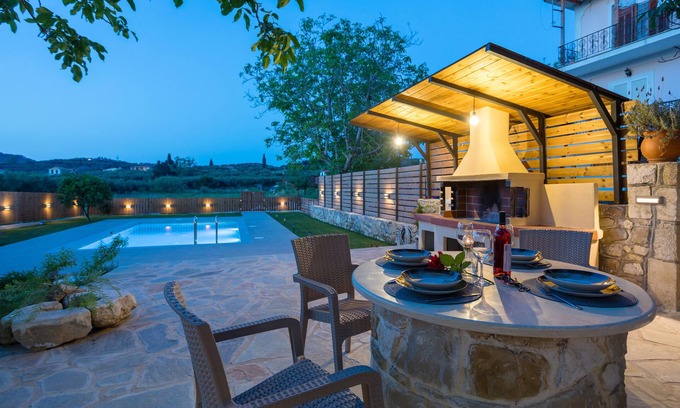 Agia Marina Villa | Villa "Athina's House" with Mountain View, Pool & Wi-Fi