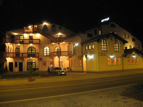 Stara Pazova House | Villa Atina