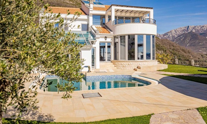 Vitici Villa | Villa Aventurine with Private Pool
