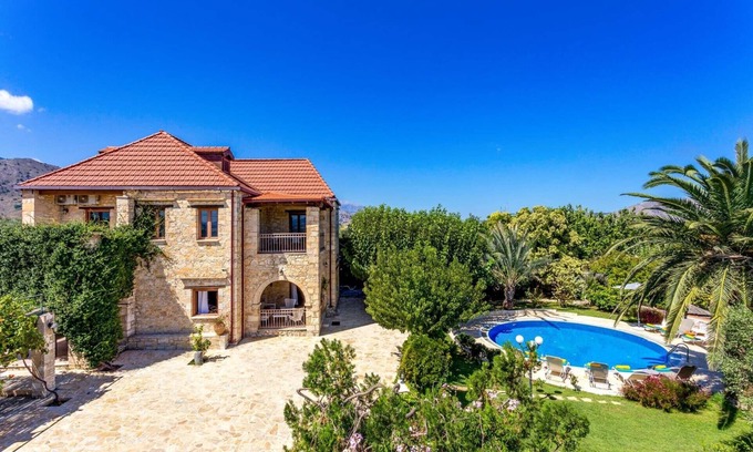 Asprouliani Villa | Villa Avra by Villa Plus