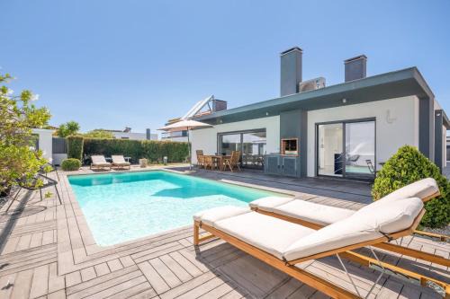 Vila Nogueira de Azeitao House | Villa Azeitão Retreat