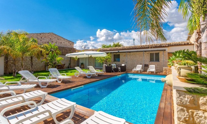 Scicli Villa | Villa Aziz - Five Bedroom Villa, Sleeps 11