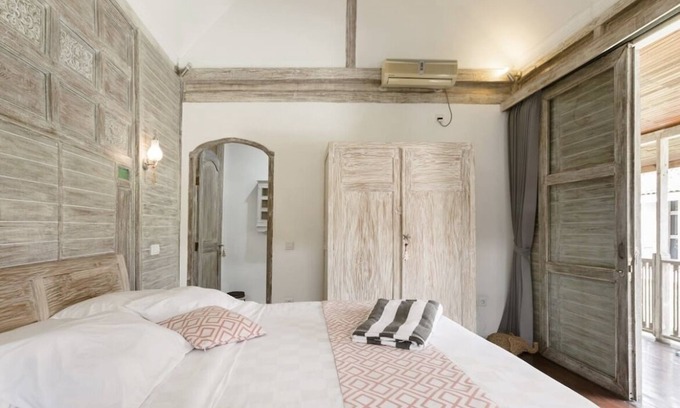 Denpasar Barat House | VILLA BALI SANTAI Guest house with continental breakfast