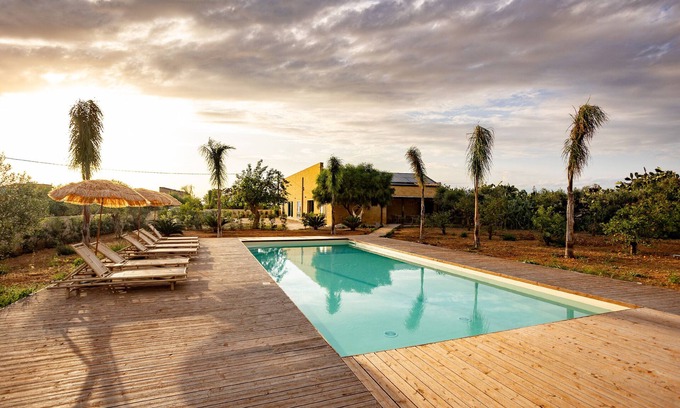 Marsala Villa | Villa 'Baglio Ballerino' with Private Pool, Wi-Fi and Air Conditioning