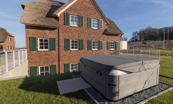 Lohme House | Villa Balticbliss auf Rügen - Direkt am Golplatz mit Sauna und Jacuzzi