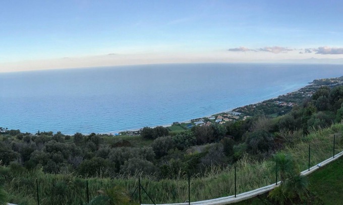 Zambrone Apartment | Villa Banana, apartment near Tropea