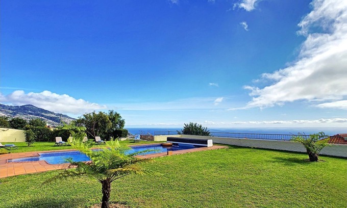 Estreito da Calheta House | Villa Baradaye - Four Bedroom House, Sleeps 8