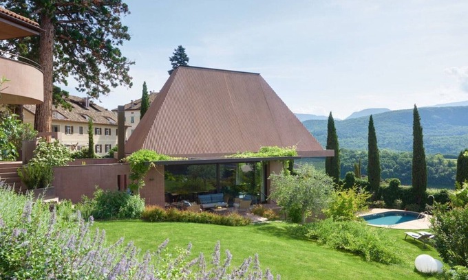 Caldaro Sulla Strada del Vino Villa | Villa Baronessina * Villa with pool, whirlpool, sauna & large private garden