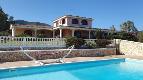San Nicolo Gerrei Villa | Villa Basoru