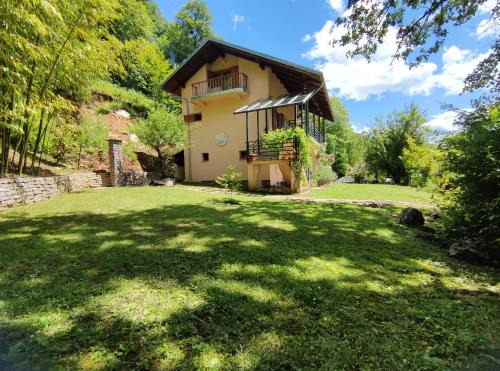 Kulen Vakuf Apartment | Villa Beata Apartment 1 upper floor