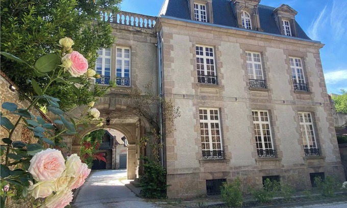 Limoges Villa | Villa Beaupeyrat (Charming private residence - In the heart of Limoges)