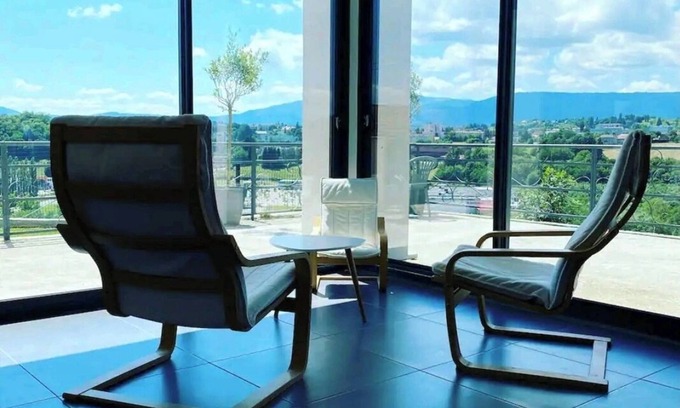 Belley Villa | Villa Bellevue 1 (Rdc) : Nature, calm and magnificent views