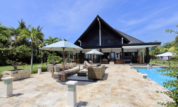 Lokapaksa Villa | Villa Belvedere Bali