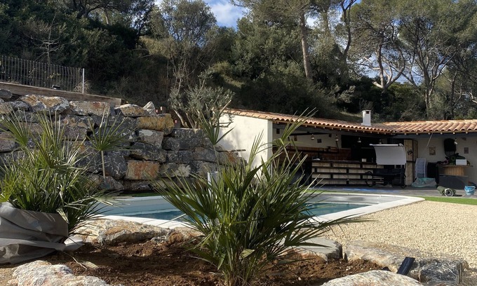 Roquessels Villa | Villa between sea and mountains, 25 minutes from beaches and lakes