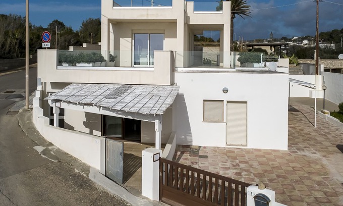 Marina San Gregorio Apartment | Villa Blu Panoramica Bilo Sea View, Patù, Italy