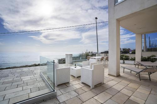 Marina San Gregorio Apartment | Villa Blu Panoramica Trilo Sea View - Happy Rentals