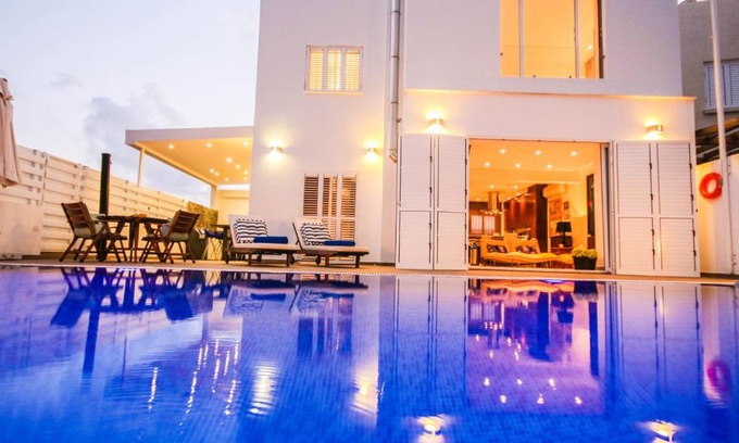 Pernera Villa | Villa Blue Phoenix