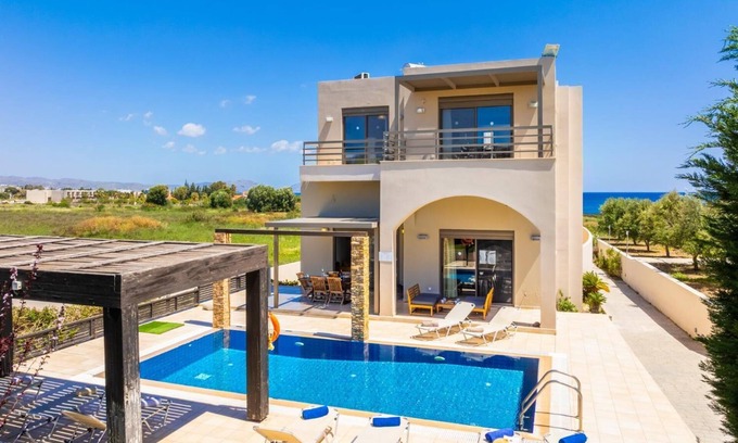 Gennadi Villa | Villa Blue Wave Tessera