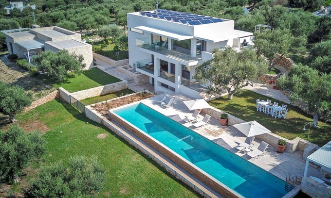 Plaka Villa | Villa Bluewhite - Luxury villa with pool in Plaka, Island of Crete