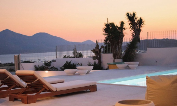 Milos Villa | Villa Boa Esperanca: 4 Beds, Swimming pool & BBQ, Beautiful Sea Views